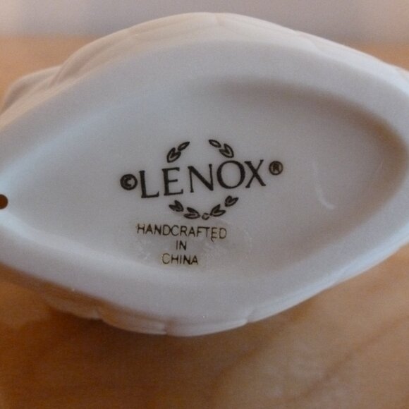 Lenox Swan Figurine Wedding Cake Topper - Place Card Holder - Picture 6 of 8